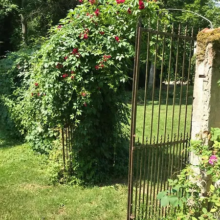 Bed & Breakfast Chateau De Vesset Tréteau