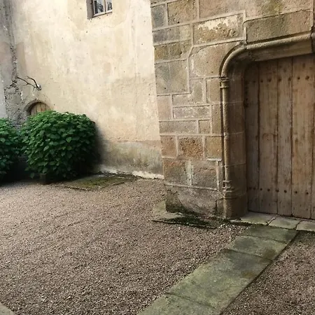 Bed & Breakfast Chateau De Vesset 4*