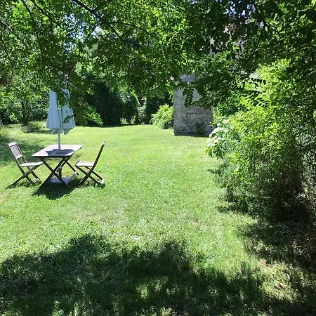 Chateau De Vesset