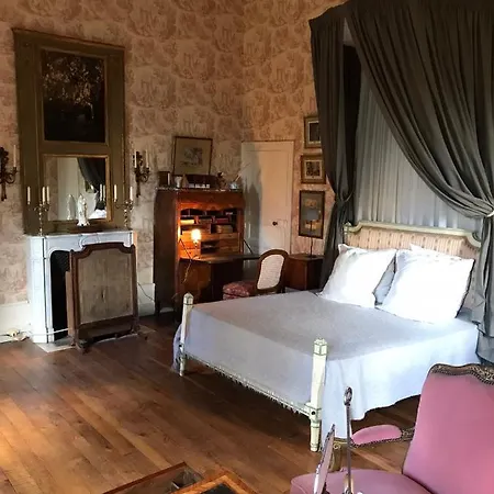 Chateau De Vesset 4* Tréteau