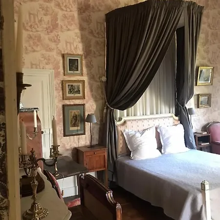 Chateau De Vesset 4* Tréteau