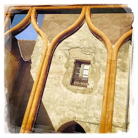 Chateau De Vesset Bed & Breakfast 4*