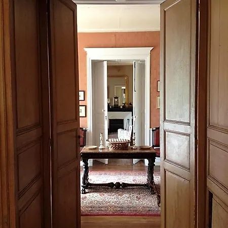 Chateau De Vesset