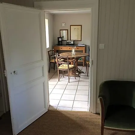 Chateau De Vesset Bed & Breakfast