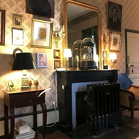 Chateau De Vesset Bed & Breakfast 4*