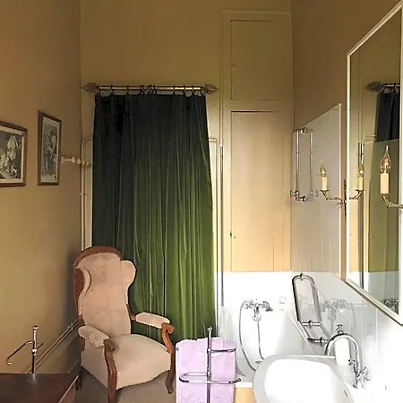 Bed & Breakfast Chateau De Vesset
